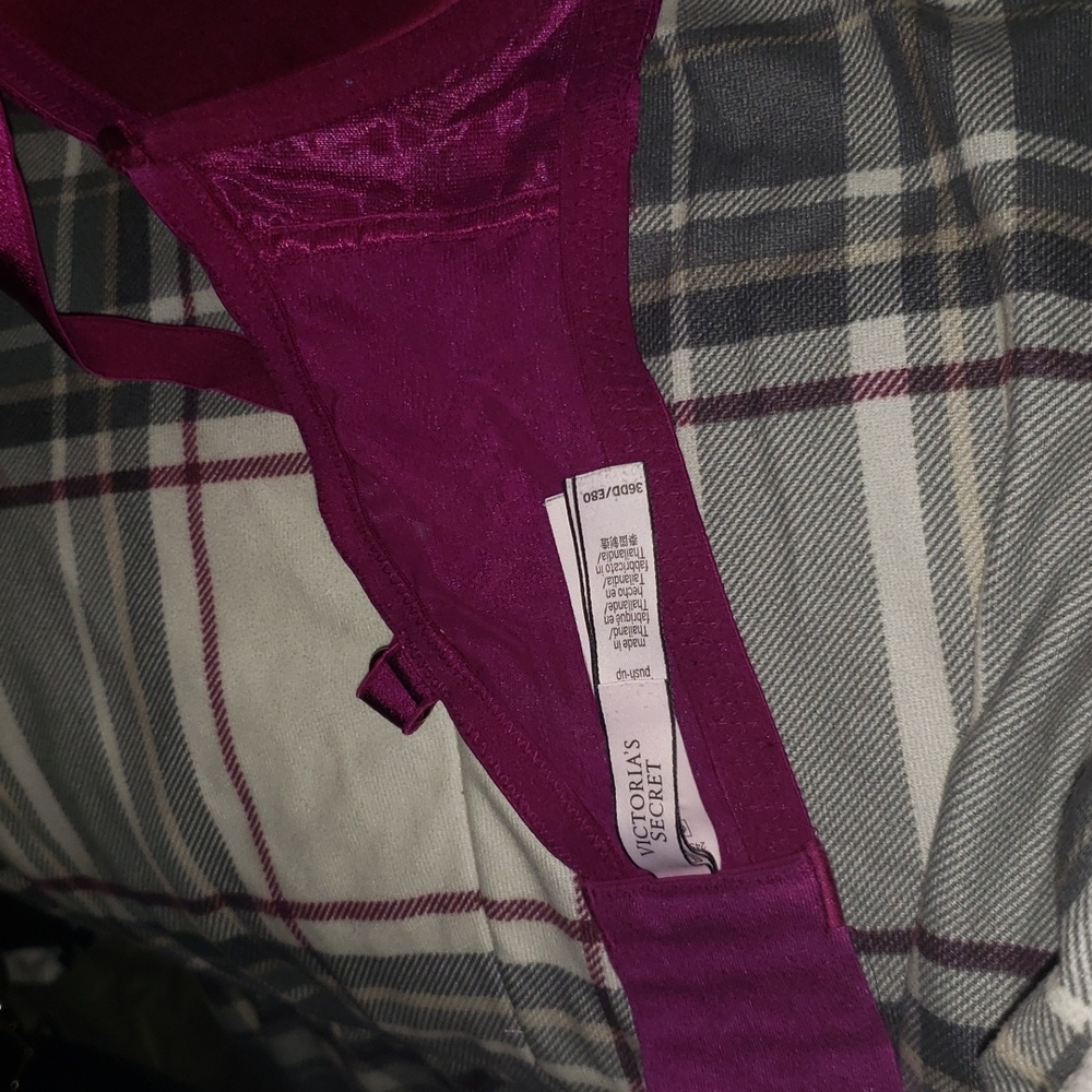 Victoria Secret Bra - Picture 8 of 8